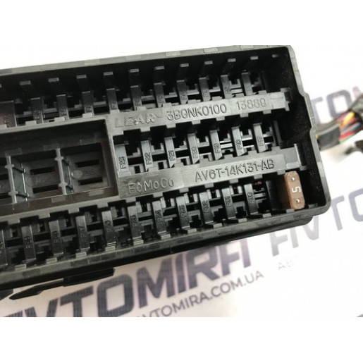 Блок предохранителей Ford Focus 3 2011-2017 AV6T14K131AB